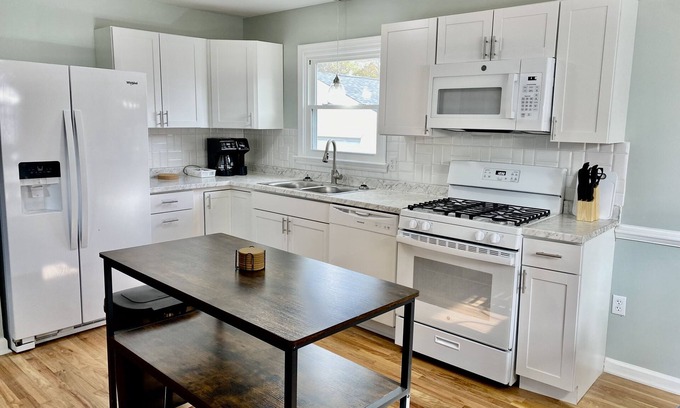 Laurel Casa | Henrico West End - Close to Short Pump & City