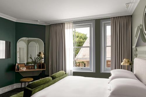 Covent Garden Hotel | Henrietta Experimental