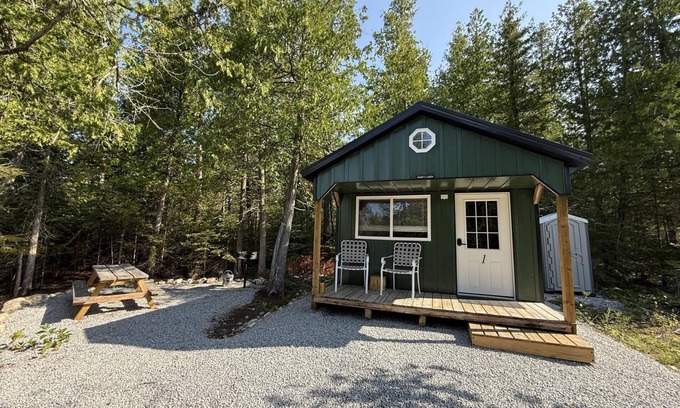 Drummond Island Casa | Henry's Cabin - Johnswood Off Grid Cabins on Drummond Island
