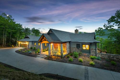 Black Mountain Casa | Here Comes the Sunset