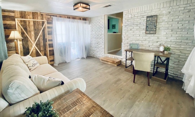 Milton Casa | Here Comes The Sun