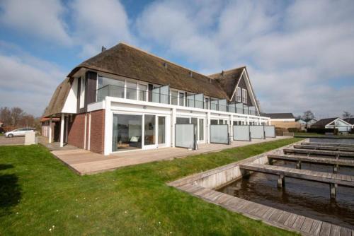 Heeg Complejo | Herenhuizen 6 of 8 persoons geschakeld - Boutique Parc Pharshoeke