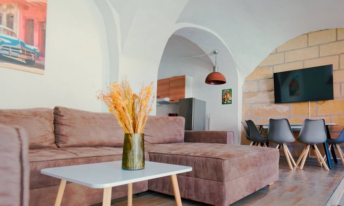 Gaustadt Apartamento | Heritage Apartment with 2 Bedrooms