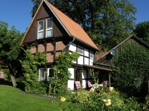 Nordburg Casa | Heritage Holiday Home In Wienhausen near River