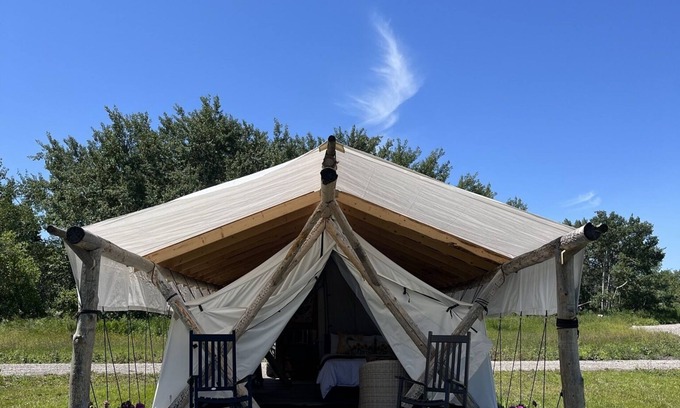 Bozeman Cabina | Heritage Ranch 'Bridger' Glamping Tent (7)