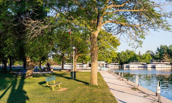 Smiths Falls Apartamento | Heritage Rideau 1Br Apartment Free Parking 2