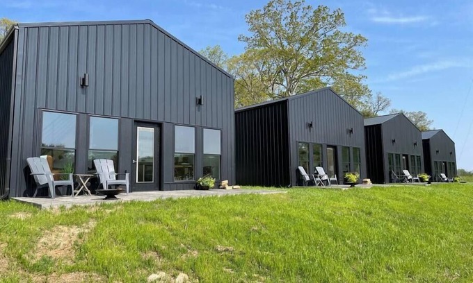 Mount Sterling Casa | H&M Retreats/Cabin 2/Hermann, MO
