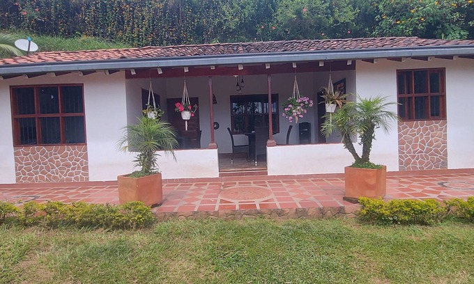 Rionegro Cabina | Hermosa Cabaña Campestre Familiar