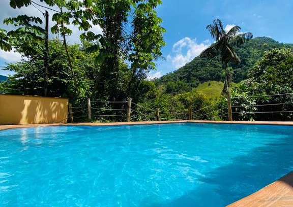 Cocorna Otro | hermosa cabaña villa majo, cuenta con el espectacular rio santo domingo