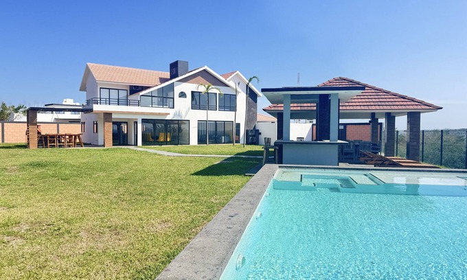 Alvarado Casa | Hermosa Casa. Privacidad y seguridad ¡Increíbles vistas, Alberca, Jacuzzi y más!
