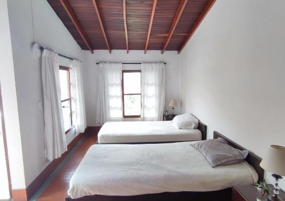 Robledo Casa | Hermosa Casita Vertical