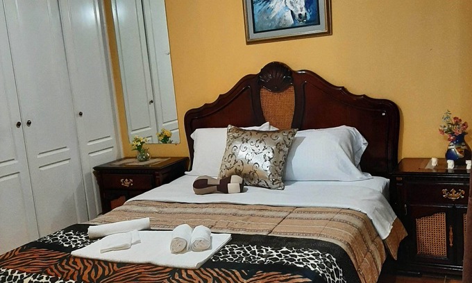 Los Laureles Apartamento | Hermosa y amplia habitacion con baño privado en Quito