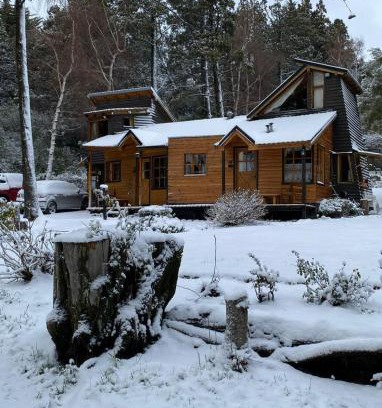 San Carlos de Bariloche Apartamento | Hermosas Cabañas frente con vista al Nahuel Huapi