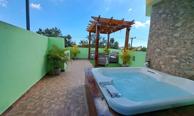 Villa Mella Apartamento | Hermoso Loft/Apartamento con Jacuzzi y Terraza