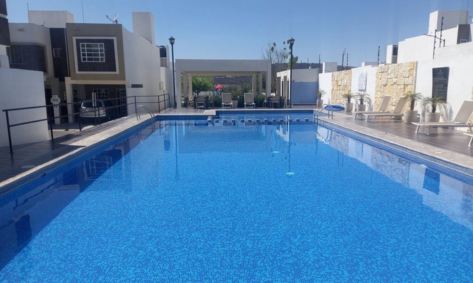 Querétaro Casa | Hermoso alojamiento entero 3hab, 2 ba.