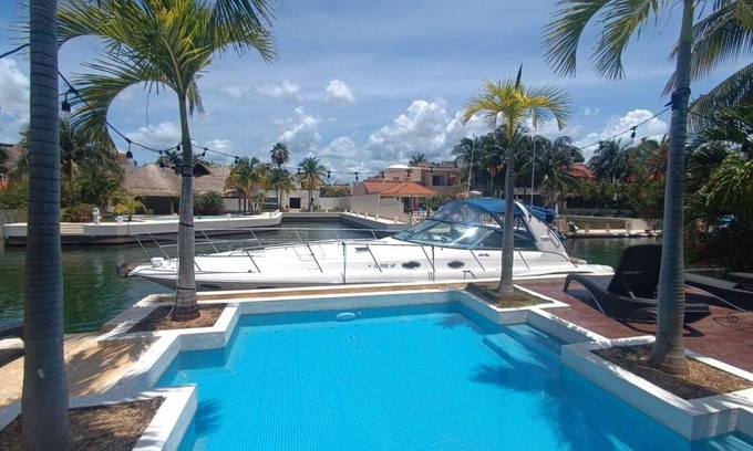 Puerto Aventuras Alquiler De Eote | Hermoso Yate en Puerto Aventuras, Quintana Roo.