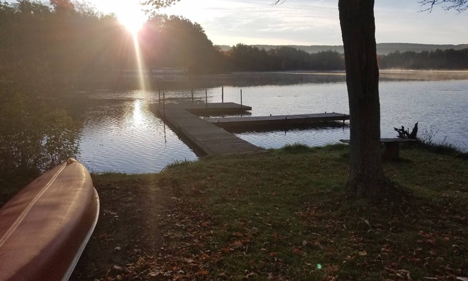 Bradford Cabaña | Heron Hideaway: Lamoka Cottage w / Private 3/4 Acre Lot, 135 'Flat Lakefront