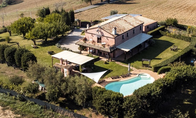 Osimo Apartamento | Heron House Apartment in country house with pool