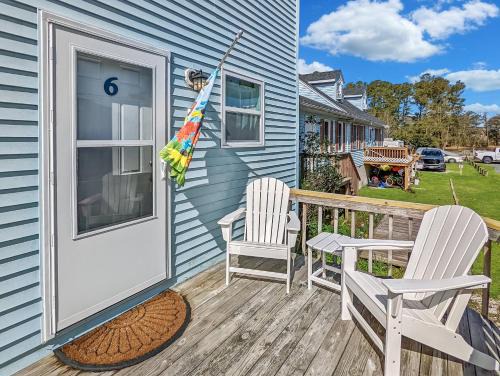 Chincoteague Casa | Heron Landing - In town, coastal cottage!