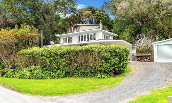 Snells Beach Casa | Heron's Hideaway - Snells Beach Holiday Home