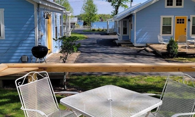 Paw Paw Lake Cabaña | Heron's Nest I Paw Paw Lake Cottages I The UP #6