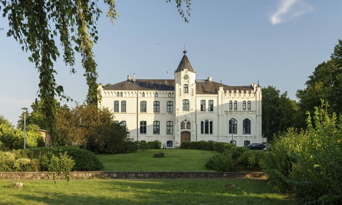 Behren-Luebchin Otro | Herrenhaus Viecheln Anno 1869 Suite Georg