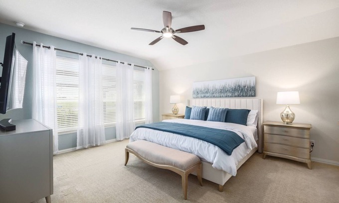 Round Rock Casa | Hestia: Modern 4BR Retreat - Ideal for Long Stays