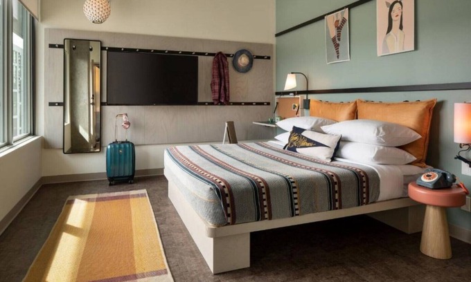 Goose Hollow Casa | Hey gorgeous! You seem like you’re up for a good time.