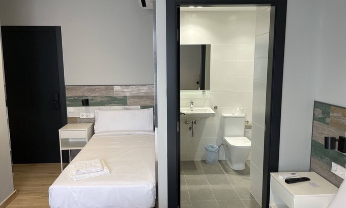 Cerdanyola del Valles Casa | Hey Rooms