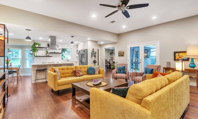 Northwest Hills Casa | HGTV Featured Property! - Pet Friendly, Beautiful, Comfy Home - Central Location! by RedAwning