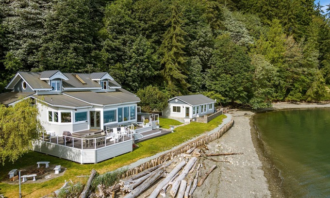 Adelma Beach Casa | HGTVs "Beach Hunters" | The Bultman
