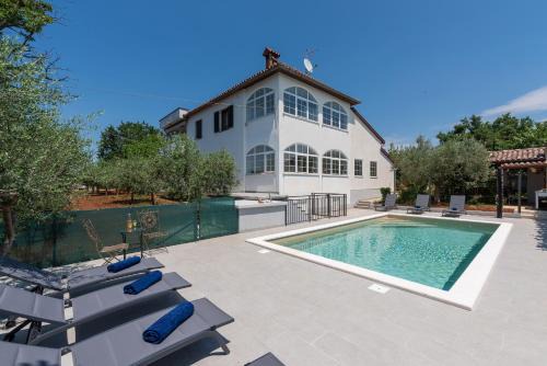 Sveti Lovrec Casa | HH Korsa with shared pool