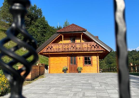 Hrastnik Casa | Hiška Erika - Wood House Erika
