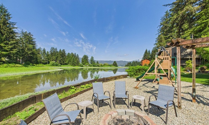 Juneau Apartamento | Hi Tide Retreat w/Bayfront Deck & Ocean Views