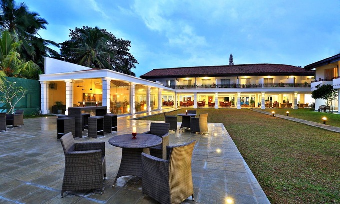 Waskaduwa Hotel | Hibiscus Beach Hotel And Villas