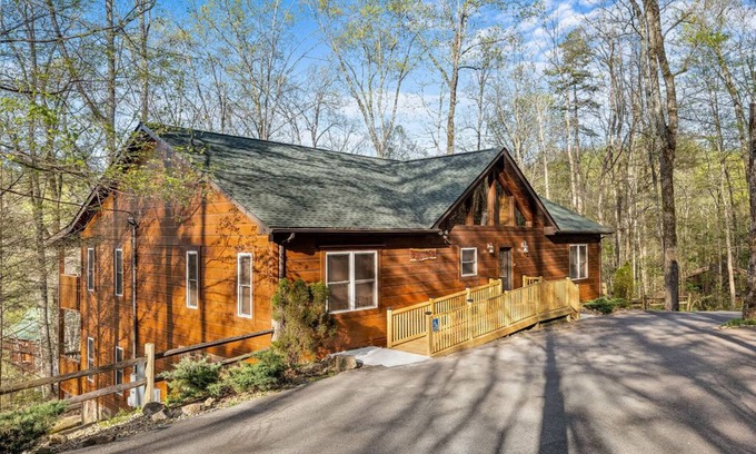 Gatlinburg - Pigeon Forge Cabina | Hickory Hollow Lodge