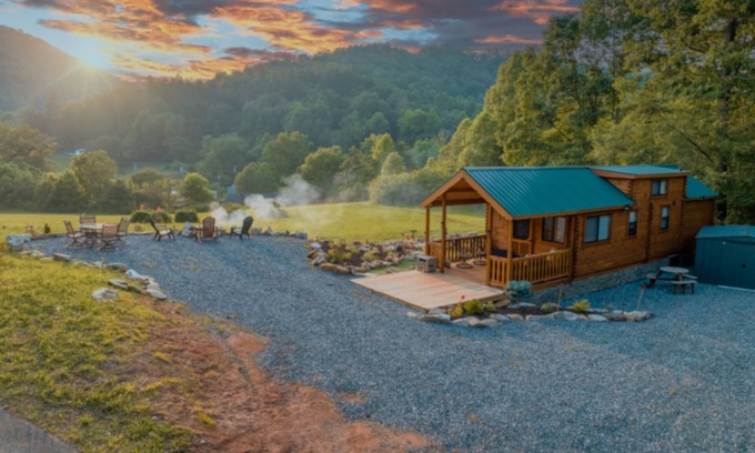 Robbinsville Cabina | Hidden & Cozy Mountain Gem ~ Tail of the Dragon!