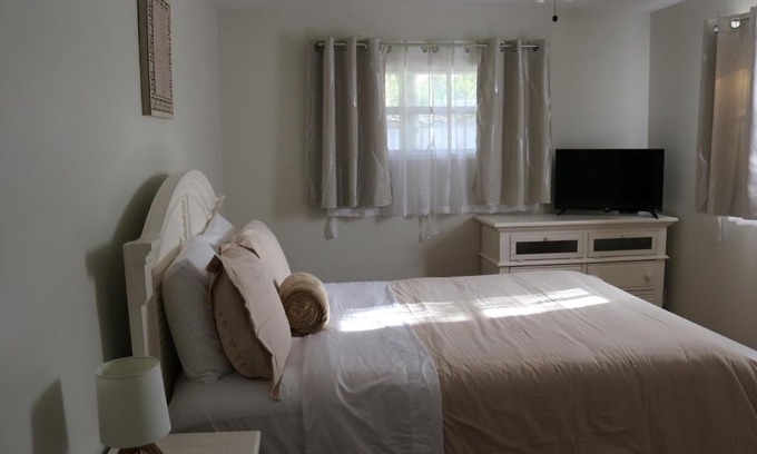 Lakeland Apartamento | Hidden Emerald-Apartment with Kitchen and Laundry