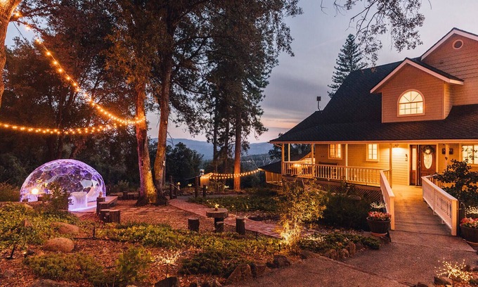 Oakhurst Cabaña | Dreamy Forest Castle Sleeps 16: Dome, Views Games, Theater, Spa, Sauna