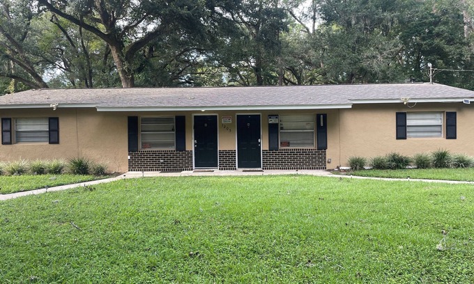 Tallahassee Apartamento | Hidden gem! 2 bedroom 1 bath less than 10 minutes from Tallahassee airport