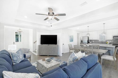 Orange Beach Casa | Hidden Gem! 3br/25ba Home/Pool/Near Beach/Slps 10