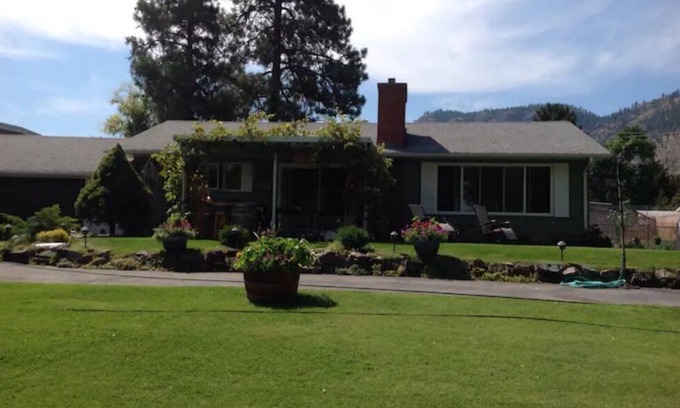 Okanagan-Similkameen Casa | Hidden Gem at Skaha Lake