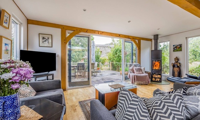 South Hayling Casa | Hidden Gem by the Sea | Pass The Keys