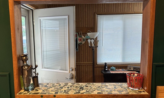 Lakeview Casa | Hidden Gem Close To Lake!