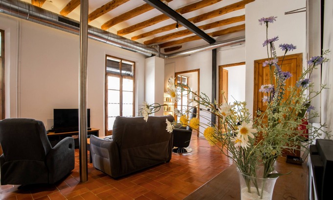 Barbera de la Conca Casa | Hidden gem in hilltop wine village:360º views, 5 beds, 2 bathrooms, 2 kitchens