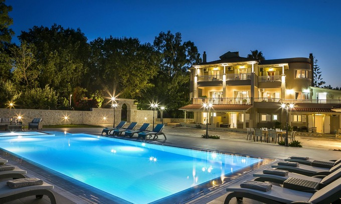 Spartia Villa | Hidden Gem Estate (+3 Apartamentos)