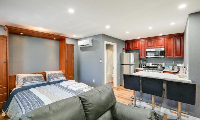 Los Angeles Apartamento | Hidden Gem in Hawthorne about 3 Mi to SoFi Stadium