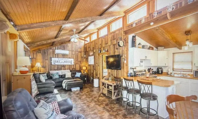 Bronston Cabina | Hidden Gem on the Lake at Echo Point