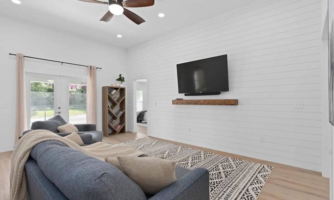 Winter Haven Casa | - HIDDEN GEM - Spacious, minimal and clean! Legoland + Disney