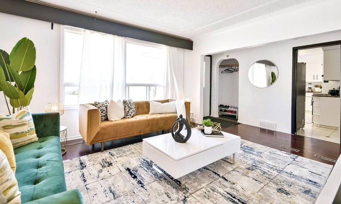 East Kildonan Casa | Hidden Gem: stylish 5BDRM w/Brand New Spa Hot tub